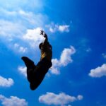 その前にあんたの首元を少しだけ噛ませてよ